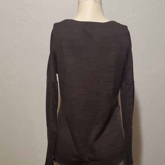 Athleta Sweatshirt

Tops size S - Picture 3 of 5